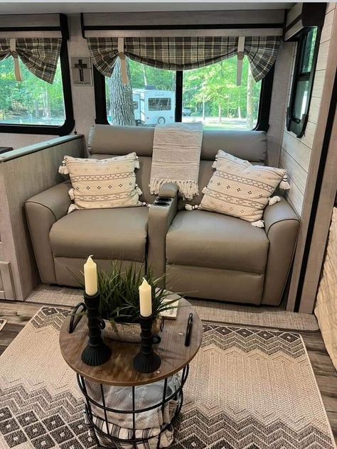 Rear Living Camper Remodel, Camper Living Room Decor, Rv Remodeling Ideas Rv Interior, Rustic Rv Interior, Camper Living Room Ideas, Rv Home Decor, Camper Room Ideas, Motorhome Decorating Ideas, Camper Outdoor Set Up