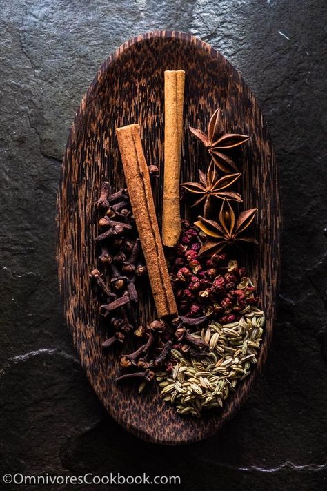 You only need a few ingredients and 5 minutes to make a superior five spice powder at home! Spices Photography, Five Spice, Authentic Chinese Recipes, Five Spice Powder, Easy Chinese Recipes, Homemade Spices, Homemade Seasonings, Chinese Dishes, Spices And Herbs