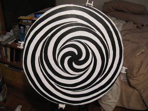 Picture of Make A Motorized LSD Spiral - A Powerful Illusion on Your Wall! Carnevil Halloween, Scary Carnival, Halloween Carnevil, Clown Carnival, Haunted Circus, Haunted Carnival, Creepy Circus, Haunted Trail, Long Hall