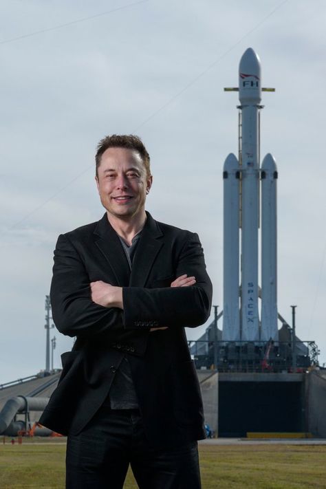 Watch the SpaceX Falcon Heavy Rocket Launch Today - The New York Times Elon Musk Rocket, Elon Mask, Spacex Falcon Heavy, Elon Musk Spacex, Elon Musk Quotes, Spacex Rocket, Elon Musk Tesla, Spacex Launch, Falcon Heavy