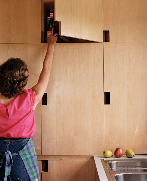 Love the super simple but elegant plywood kitchen cabinets. Might want walnut ply instead the maple finish but may not be worth the extra expense. Handless Drawers, Plywood Kitchen, Plywood Interior, Big Doors, Joinery Details, Plywood Cabinets, Kitchen Cupboard, Plywood Furniture, Modern Cabinets