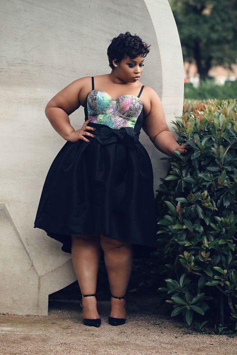 big beautiful women in fashion | 17 Best ideas about Plus Size Posing on Pinterest | Plus size photography, Plus size model and ... Big Girl Fashion, Plus Size Beauty, Plus Size Fashion For Women, Photoshoot Outfits, Curvy Girl Fashion, Curvy Girl Outfits, Curvy Outfits, Curvy Fashion, Plus Size Fashion