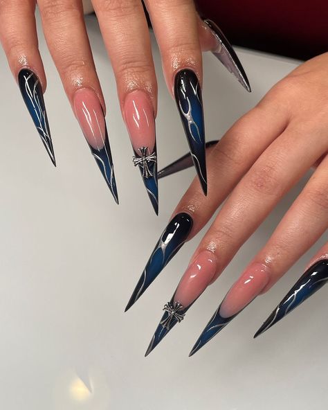 🥀❤️‍🔥 the elevation in nails >>> | Instagram Nails July, Blue Stiletto Nails, Acrylic Nails Stiletto, Stilleto Nails Designs, Sharp Nails, Punk Nails, Edgy Nails, Grunge Nails, Stiletto Nails Designs