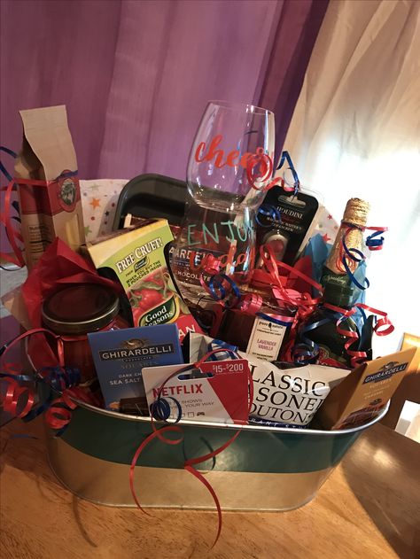 Date Night In basket for Silent Auction Date Night In Basket, Date Night Gift Basket Ideas, Date Night Gift Basket, Date Night Basket, Movie Night Basket, Fundraiser Raffle, Fundraiser Baskets, Date Night Gift, Movie Night Gift Basket