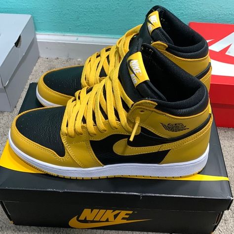 Air Jordan 1 og pollen Tenis Jordan 1, Nike Jordan Air 1, Nike Shoes Women Fashion, Pretty Sneakers, Trendy Shoes Sneakers, Nike Fashion Shoes, Jordan Shoes Retro, Jordan Retro 1, All Nike Shoes