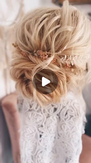 Liz Cooper on Instagram Tutorial For Updos, Low Boho Updo, Shorter Wedding Hairstyles, Loose Updo Wedding Tutorial, Wedding Hairstyles For Shorter Hair, Boho Updos For Long Hair, Boho Wedding Hair Short, Easy Wedding Hairstyles Do It Yourself, Shoulder Length Updo