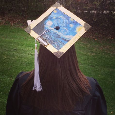 Van Gogh Graduation Cap, School Tricks, Senior Crowns, Senior Crown, Night Theme, Grad Cap Designs, Cap Decoration, Cap Ideas, Graduation Cap Decoration