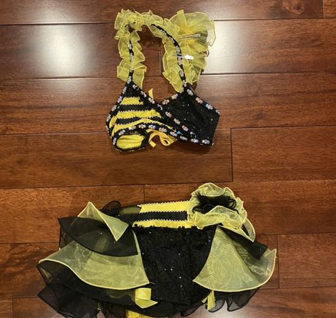 Dance Moms Dance Costumes, Dance Mom Costumes, Mackenzie Ziegler Dance, Dance Moms Outfits, Dance Moms Mackenzie, Dance Moms Chloe, Dance Moms Memes, Dance Moms Costumes, Dance Moms Moments