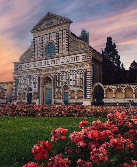 A day in Florence: what you can see! - Marina's Discoveries Basilica Of Santa Maria Novella, Florence Cathedral, Santa Maria Novella, Italian Beauty, San Lorenzo, Florence Italy, Santa Maria, Day Trip, Florence