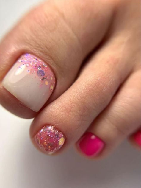 summer toe nail design: hot pink and glitter Shellac Pies, Feet Nails Design Pedicures, Valentines Pedicure, Pedicure Rosa, Beach Toe Nails, Glitter Gel Nail Designs, Toenail Designs Summer, Girls Nail Designs, Brown Hairstyles