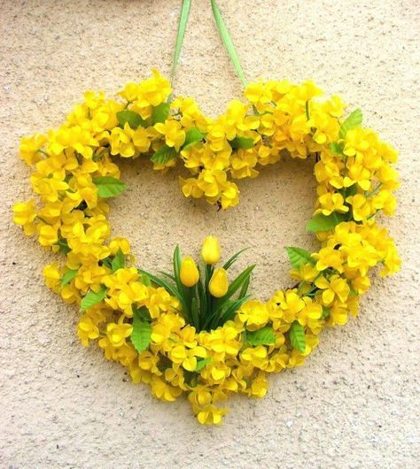 I Love Heart, Christmas Decorations Diy Outdoor, My Funny Valentine, Yellow Heart, Heart Wreath, Deco Floral, Sunny Yellow, Happy Heart, Love Hearts