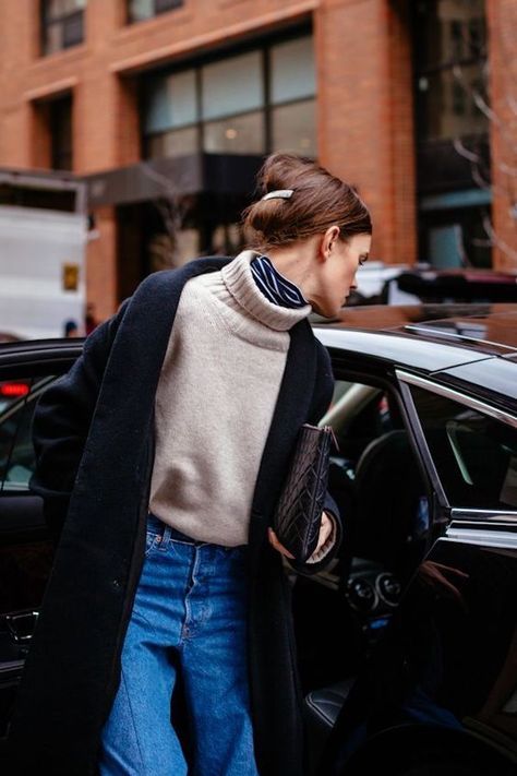 How to Stay Warm and Look Cool | Apartment 34 | Bloglovin’ Layered Turtleneck, Fall Girl, Chunky Turtleneck Sweater, 2024 Outfits, Woman Walking, New York Fashion Week Street Style, Winter 22, Nyfw Street Style, Looks Street Style