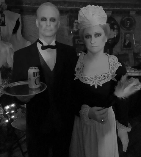 The staff of Phantom Manor. Haunted Hotel Costumes, Haunted Manor, Phantom Manor, Inspired Costumes, Haunted Hotel, The Staff, Halloween Haunt, Make Up Ideas, Playing Dress-up