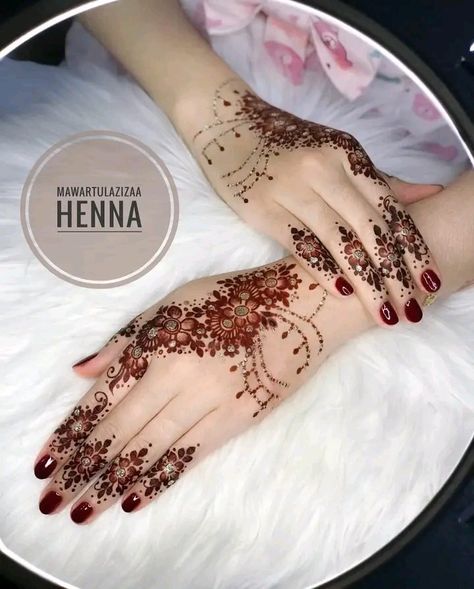 Henna Merah Pengantin, Henna Wedding Maroon, Henna Wedding Simple, Henna Bts, Henna Simpel, Henna Nikah, Henna Maroon, Henna Pengantin, Henna Nail Art