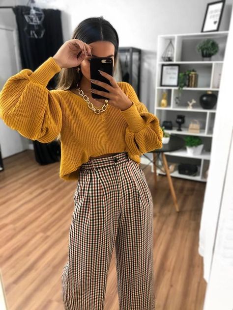 Chique Outfit, Outfit Chic, Business Casual Outfits For Women, Business Casual Outfits For Work, Stylish Work Outfits, Casual Work Outfits, Mode Inspo, Plaid Pants, Work Outfits Women