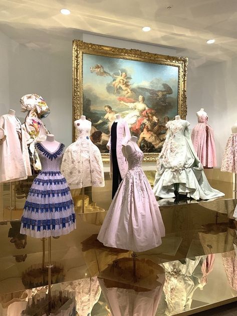 Dior Museum, Dior Art, Dior Exhibition, Famous Saints, Interior Materials, Fashion Exhibition, Fashion Museum, Graduation Dinner, Christian Dior Designer