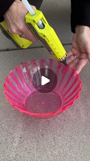 Hometalk on Instagram: "Dollar Tree Bowl Christmas Hacks 😱🎅" Christmas Bowl Decorations, Dollar Tree Bowls, Battery Operated Christmas Lights, Grinch Crafts, Christmas Tips, Grinch Decorations, Christmas Crafts Diy Projects, Grinch Christmas Tree, Grinch Christmas Decorations