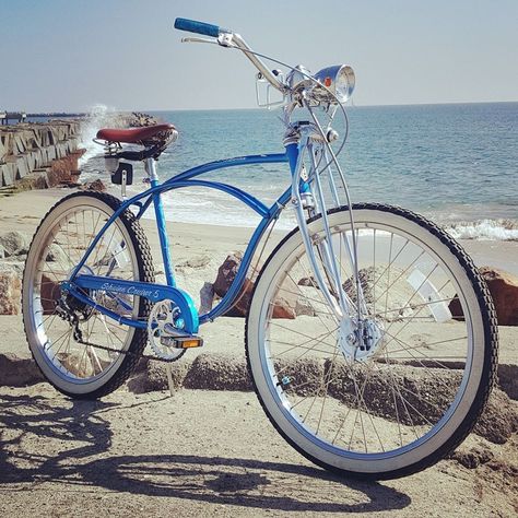 Klunker Bike, Beach Cruiser Accessories, Custom Beach Cruiser, Schwinn Cruiser, Bike Restoration, Schwinn Bicycles, Bicycle Chic, Beach Cruiser Bicycle, Schwinn Bike