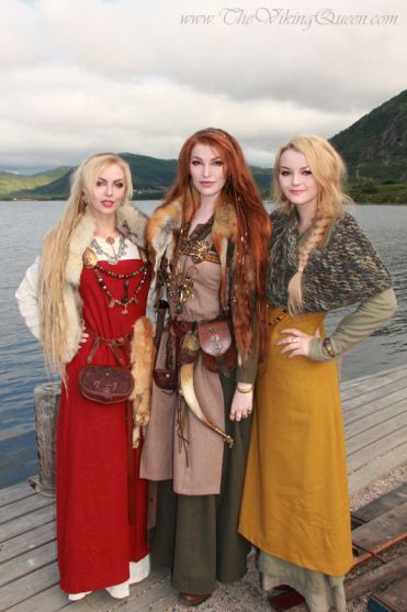 lofotr Modern Viking Woman, Norse Women, Ancient Soul, Female Viking, Viking Queen, Larp Costumes, Viking Party, Modern Viking, Costume Viking