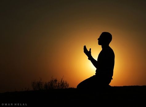 Faith... Christian Background Images, Kneeling In Prayer, Prayer Images, Islamic Wallpaper Hd, Christian Backgrounds, Muslim Images, Love Poetry Images, Bible Quotes Images, Muslim Pictures