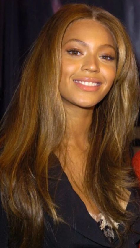 Beyonce Brown Hair, Foto Inspo, Destiny's Child, Beyonce Knowles, Blonde Wig, Black Women Hairstyles, Beyonce, Rihanna, New Hair