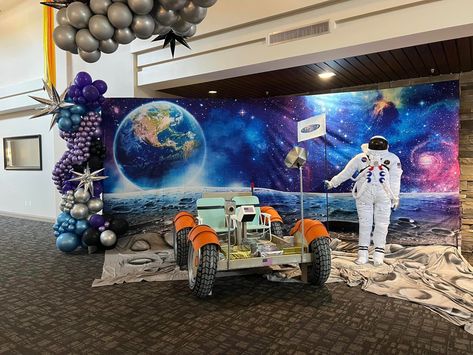 Vbs Stellar, Photobooth Event, Space Vbs, Stellar Vbs, Space Astronauts, Alien Halloween, Gala Themes, Astronaut Party, Homecoming Parade