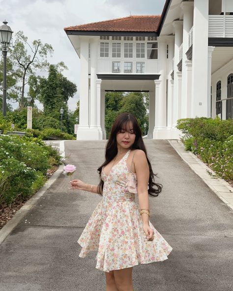 last few moments of summer 🍃☀️🍓🌸 bracelets from @wanderlustandco #summer #summeroutfit #summerdress #cottagecore #softgirl #softgirlaesthetic #pinterestoutfit #pinterestgirl #aesthetic #outfitdiaries #floraldress Flower Date Outfit, Botanical Garden Outfit Summer, Cottagecore Night Outfit, Botanical Garden Date Outfit, Pink Floral Outfit Aesthetic, Botanical Garden Date Aesthetic, Softgirl Aesthetic, Summer Bracelets, Pinterest Outfits