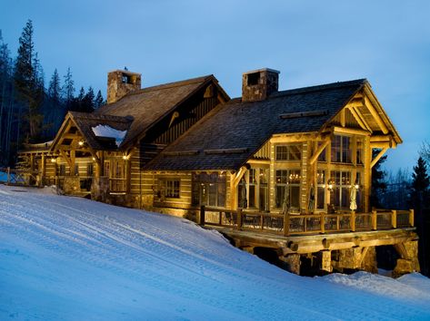 Restaurants around Colorado's mountains where you can snowshoe, ski, cat, mobile or sleigh your way to dinner. Mountain Restaurant, Winter Packing List, Colorado Vacation, Beaver Creek, Sleigh Ride, Winter Adventure, Colorado Mountains, Adventure Park, Get Outdoors