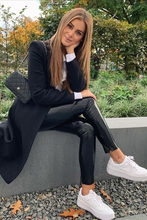 Angelina Lilienne, Look Legging, Legging Outfits, Looks Black, Looks Chic, Casual Winter Outfits, Fall Fashion Outfits, Business Casual Outfits, Black Blazer