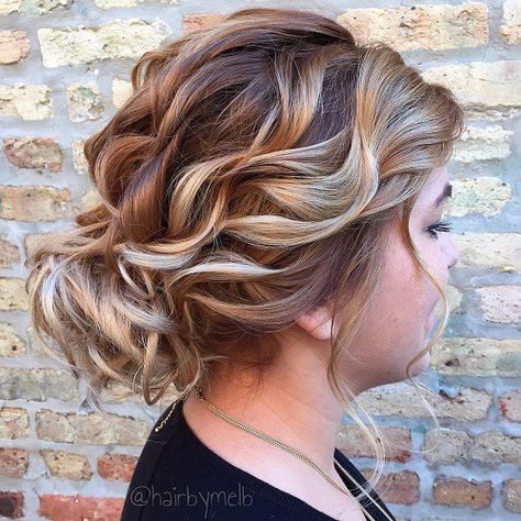 Curly Loose Updo For Round Face Hairstyles For Fat Faces, Hairstyle For Chubby Face, Loose Updo, Easy Hairstyles For Medium Hair, Braided Bun Hairstyles, Round Faces, Short Hair Styles Easy, Easy Hairstyles For Long Hair, Hairstyles For Round Faces