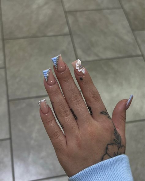 Tapered Medium Nails, Croc Nail Design Short Nails, Short Bougie Nails, Short Nail Freestyle, Short Acrylic Nude Nails, Short Freestyle Nail Designs, Boujee Nails Short, Freestyle Short Nails, Short Nail Designs Classy