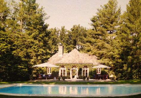 Ralph Lauren's Pool House Casa Casuarina, Bedford New York, Colorado Ranch, Terrace Ideas, New York Homes, Beach Homes, Luxe Life, Madison Avenue, Garden Pool