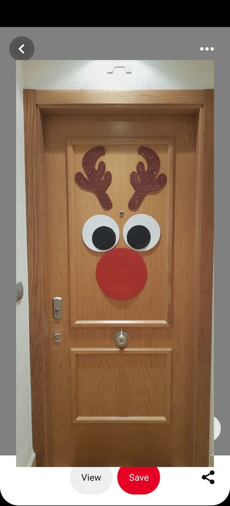 Christmas Inside Door Decorations, Reindeer Classroom Door, Christmas Bedroom Door Decorations, Christmas Doors For School, Christmas Door Decorations For Home, Reindeer Toilet, Diy Christmas Door, Christmas Door Decorating Contest, Snowman Door