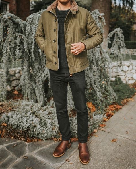 Husky Men Outfits, Men Winery Outfits Winter, Husky Man Outfits, Mens 70s Outfits, Colorado Fits, Southwestern Aesthetic, Ireland Outfits, Hiking Outfit Men, Country Mens Fashion