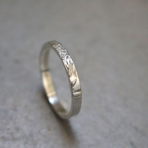 Simple silver band ring with a flower texture. Metal: sterling silver or 18K gold (don't hesitate to write me for a custom order) Size: made to order Measurements: 3 x 1.3 mm Your purchase will arrive gift-wrapped. Original design by Atelier Tiuh. Mens Silver Wedding Bands, Unconventional Engagement Rings, Mens Wedding Rings Unique, Modern Wedding Rings, Modern Wedding Band, Hammered Wedding Bands, Texture Metal, Cute Engagement Rings, Flower Texture