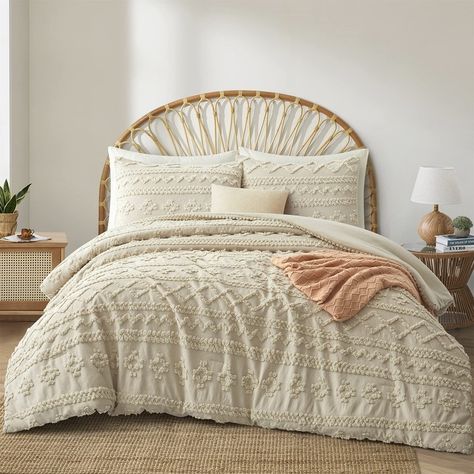 Tufted Design - Our boho beige comforter with a tufted geometry pattern brings a elegant atmosphere to your bedroom, living room or anywhere else. Shabby Chic Comforter, Tufted Bedding, Cream Bedroom, Comforter Sets Boho, Boho Bedding Sets, Beige Comforter, Boho Comforters, Jacquard Bedding, Bed Comforter Sets