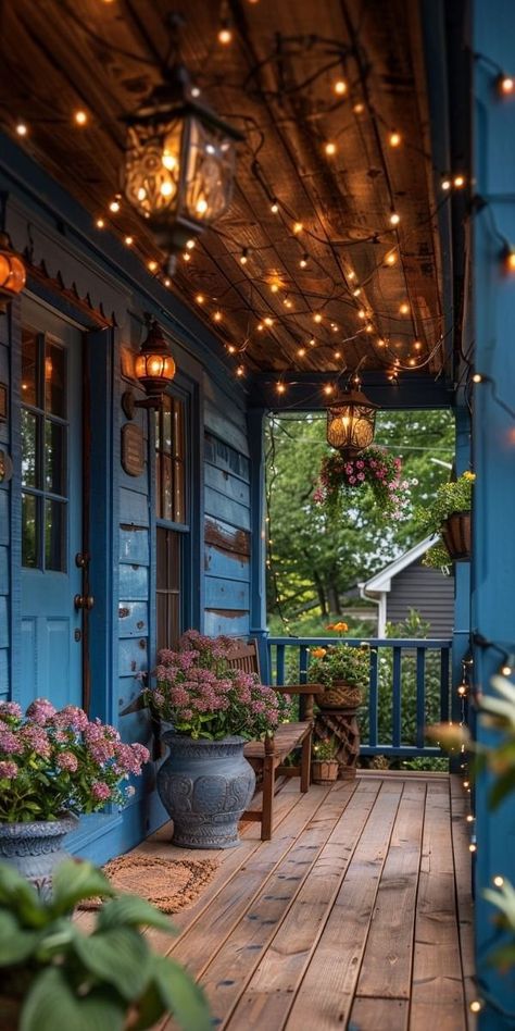 Long Narrow Porch decor ideas — Hausmatter Narrow Porch Decor, Narrow Porch Decorating Ideas, Narrow Front Porch, Narrow Front Porch Ideas, Narrow Porch, Front Porch Lighting Ideas, Porch Furniture Layout, Porch Lighting Ideas, Front Porch Lighting