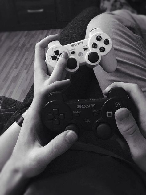 #love #couple #playing Gamer Couple, Relationship Goals Tumblr, Couples Play, Goals Pictures, Retro Game, Couple Games, Boyfriend Goals, Relationship Goals Pictures, Gaming Memes