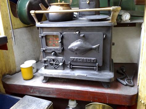 Halibut-small-cookstove Tiny Wood Stove, Small Wood Stove, Wood Stove Cooking, Wood Fuel, Outdoor Kitchen Appliances, Basic Kitchen, Cooking Stove, Rocket Stoves, Stove Fireplace