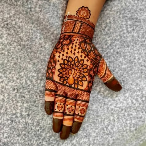 Gauri Vrat Special Mehndi, Jaya Parvati Mehndi, Vat Savitri Mehndi, Peacock Henna, Henna Peacock, Baby Mehndi Design, Peacock Mehndi Designs, Mehandhi Designs, Front Mehndi Design