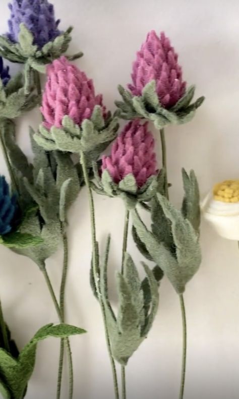 Felt Wisteria, Felt Flowers Patterns, Wool Flowers, Plush Flower, Felt Flowers Diy, Diy Fabric Crafts, Rainy Day Crafts, Felt Crafts Patterns, Paper Flower Template