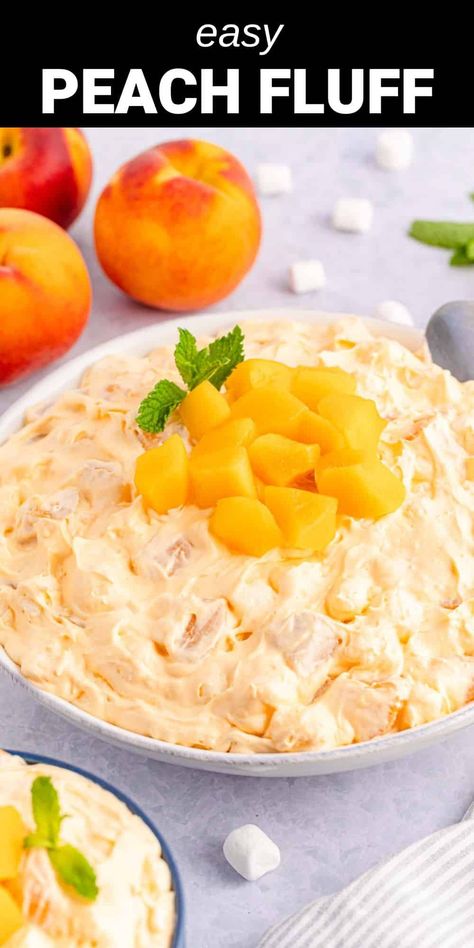 peach fluff with sliced peaches on top Peach Fluff, Dessert Salad Recipes, Congealed Salad, Fluff Salad Recipes, Easy Fruit Salad Recipes, No Bake Summer Desserts, Fluff Salad, Jello Dessert Recipes, Fluff Recipe