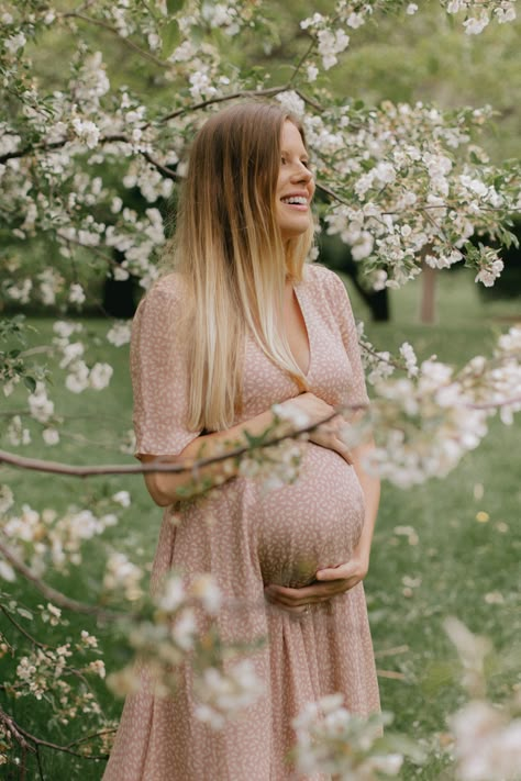 Angela Rose, Maternity Photography Poses Outdoors, Outdoor Maternity Photos, Maternity Photo Outfits, Maternity Photography Poses Pregnancy Pics, Maternity Photography Outdoors, Couple Pregnancy Photoshoot, Spring Maternity, Maternity Photoshoot Poses