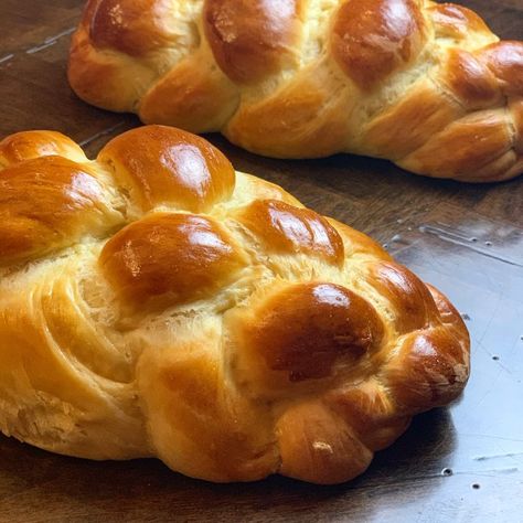 Classic Challah - The Kosher Baker Jewish Challah Bread Recipe, Sweet Challah Bread Recipe, Best Challah Recipe, Challah Bread Recipe, Jewish Bread, Shabbat Recipes, Challah Recipe, Challah Bread Recipes, Jewish Holiday Recipes