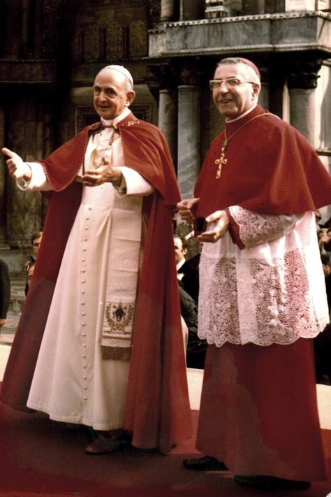 Pope Paul VI and Pope John Paul I Pope Of Rome, Pope Pius X, Elizabeth Kubler Ross, Pope Saint John Paul Ii, Ecclesiastical Vestments, St John Paul Ii, San Paolo, Pope John Paul Ii, John Paul Ii