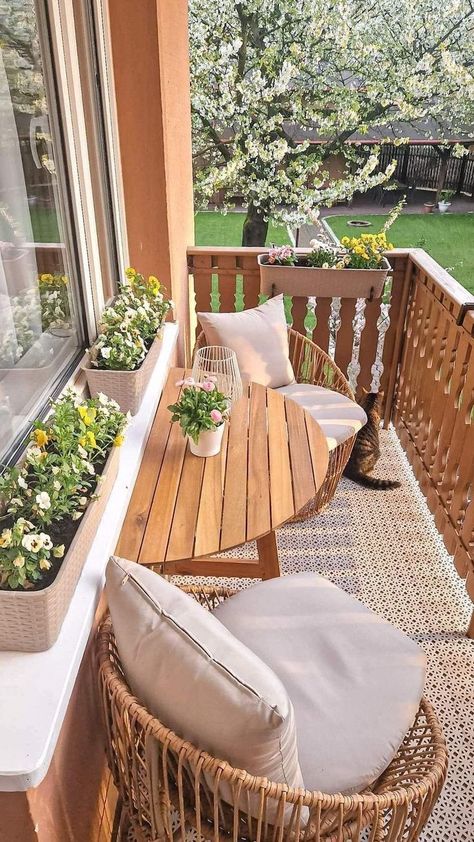 Balcon Mic, Balkon Decor, Small Balcony Design, Balcony Ideas Apartment, Apartment Patio, Apartment Patio Decor, Small Balcony Decor, Apartment Balcony Decorating, Apartment Decor Inspiration