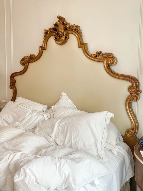 Antique Gold Bed Frame, Charlotte York Bedroom, Gold Frame Bed, Bedroom Ideas White And Gold, Vintage Gold Bedroom, Bridgerton Bedroom Aesthetic, Gold Bedroom Aesthetic, Romantic Vintage Bedroom, Country Bedroom Design