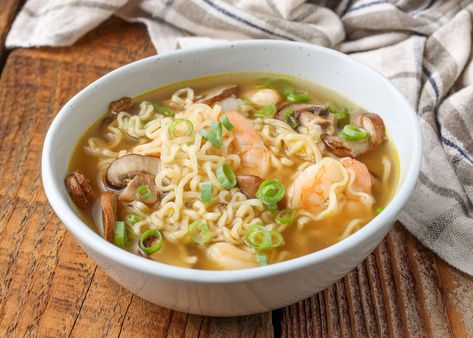 Easy Shrimp Ramen Easy Shrimp Ramen, Shrimp Ramen Noodle Recipes, Shrimp Ramen Recipes, Shrimp Ramen, Ramen Recipes Easy, Ramen Recipe, Homemade Ramen, Ramen Noodle Recipes, Easy Meal Ideas