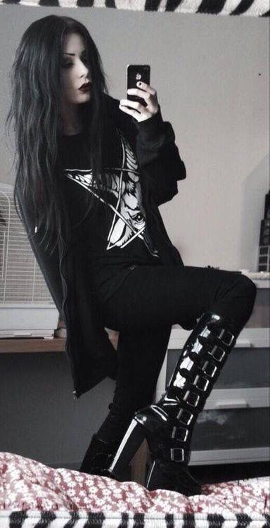 Perfect outfit. Black gothic boots goat pentagram jumper. Dark Academia Aesthetic Outfit Men, Academia Aesthetic Outfit Men, Dark Academia Aesthetic Outfit, Black Metal Girl, Goth Outfit, Aesthetic Outfits Men, Goth Look, Goth Women, Goth Beauty