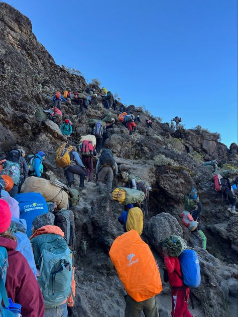 Mount Kilimanjaro Hike, Hiking Kilimanjaro, Kilimanjaro Summit, Tanzania Kilimanjaro, Best Hiking Backpacks For Women, Granola Life, Kilimanjaro Climb, Aesthetic Mountains, Backpacking Destinations